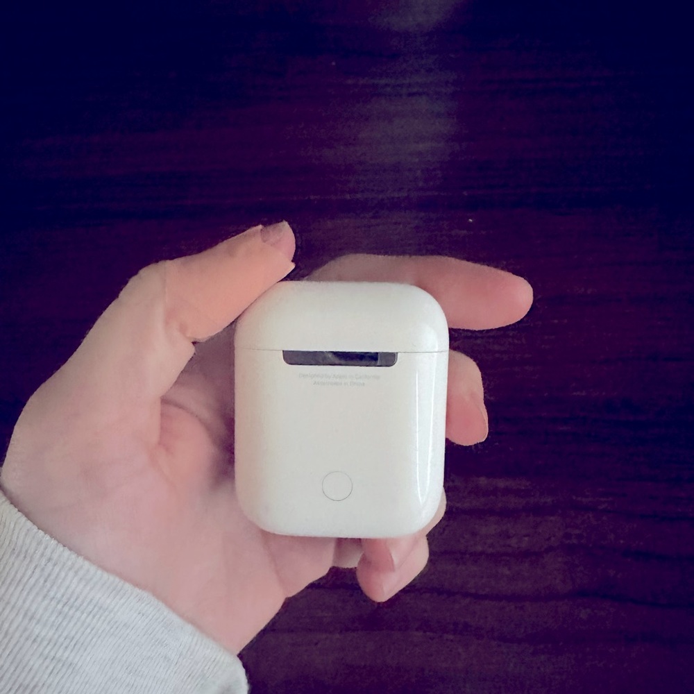 COPY - Apple 2nd generation AirPods